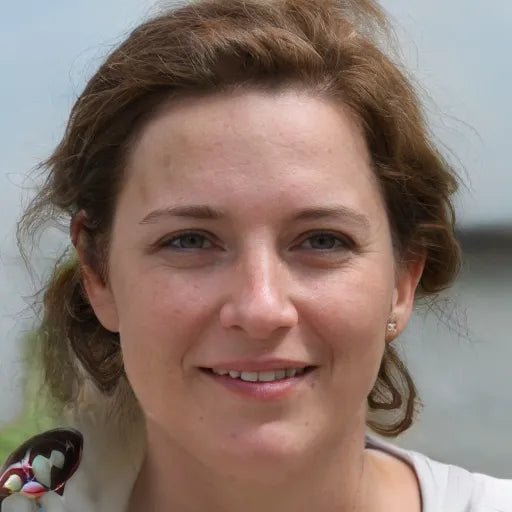 <em>María Gómez</em>